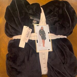 NEW Victoria's Secret cozy plush Midnight Black Robe LADIES M/L